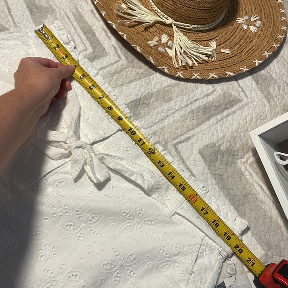 NWT Crown & Ivy White Eyelet Shorts 16 - Picture 10 of 13